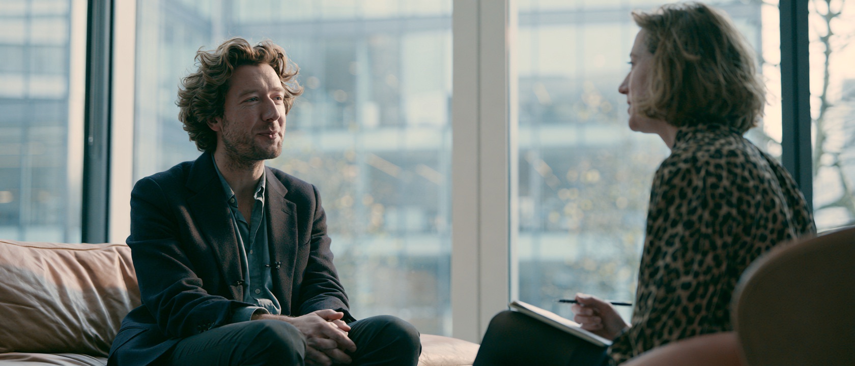 One-to-one coaching session practising business communication delivery